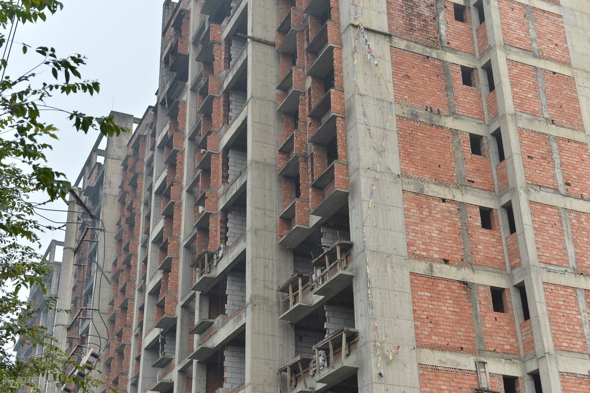 买到烂尾楼可以停止还款吗,买到烂尾楼的正确处理方式断供