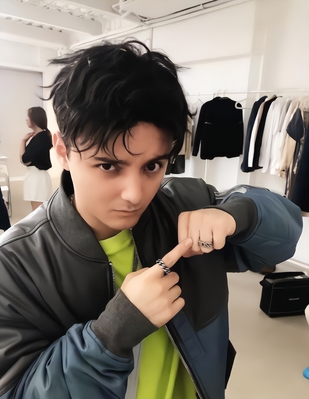 有种整容叫童星长大,阿尔法长大变帅了