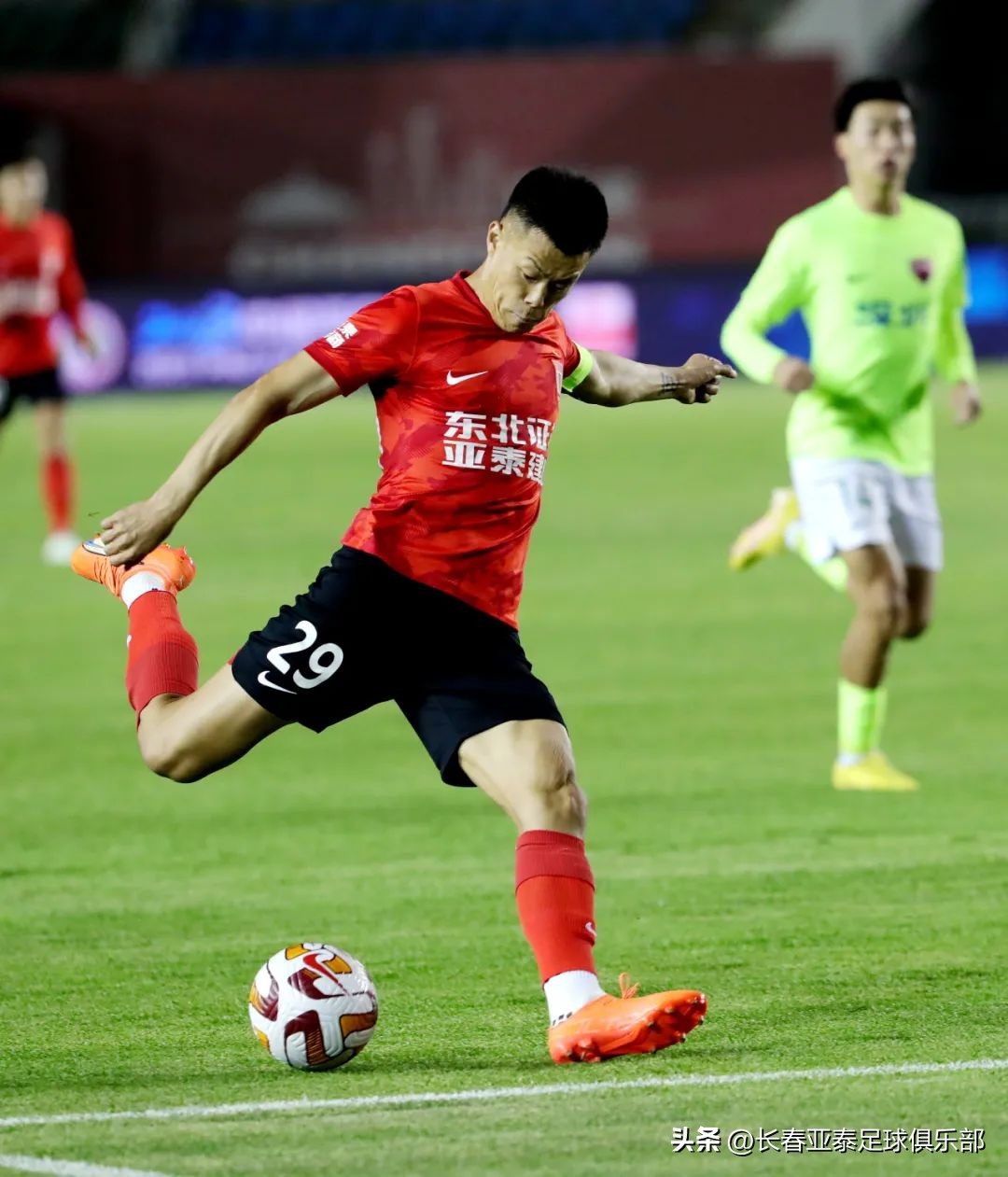 用胜利祝高考学子梦想成真亚泰多点开花主场4比1胜深圳队