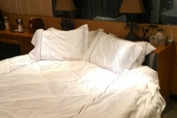 身上的阴虱是怎么来的？感染后有啥感觉？刮阴毛好，还是不刮好？