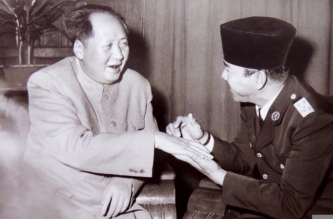 1956年，毛主席对于台湾未来做出精准预言，指出“只有两条出路”