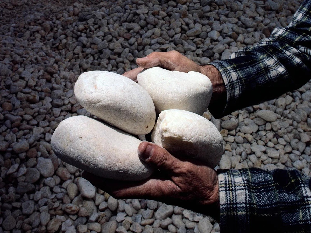 造芯片用的是什么沙子,我国芯片用的砂需要进口吗