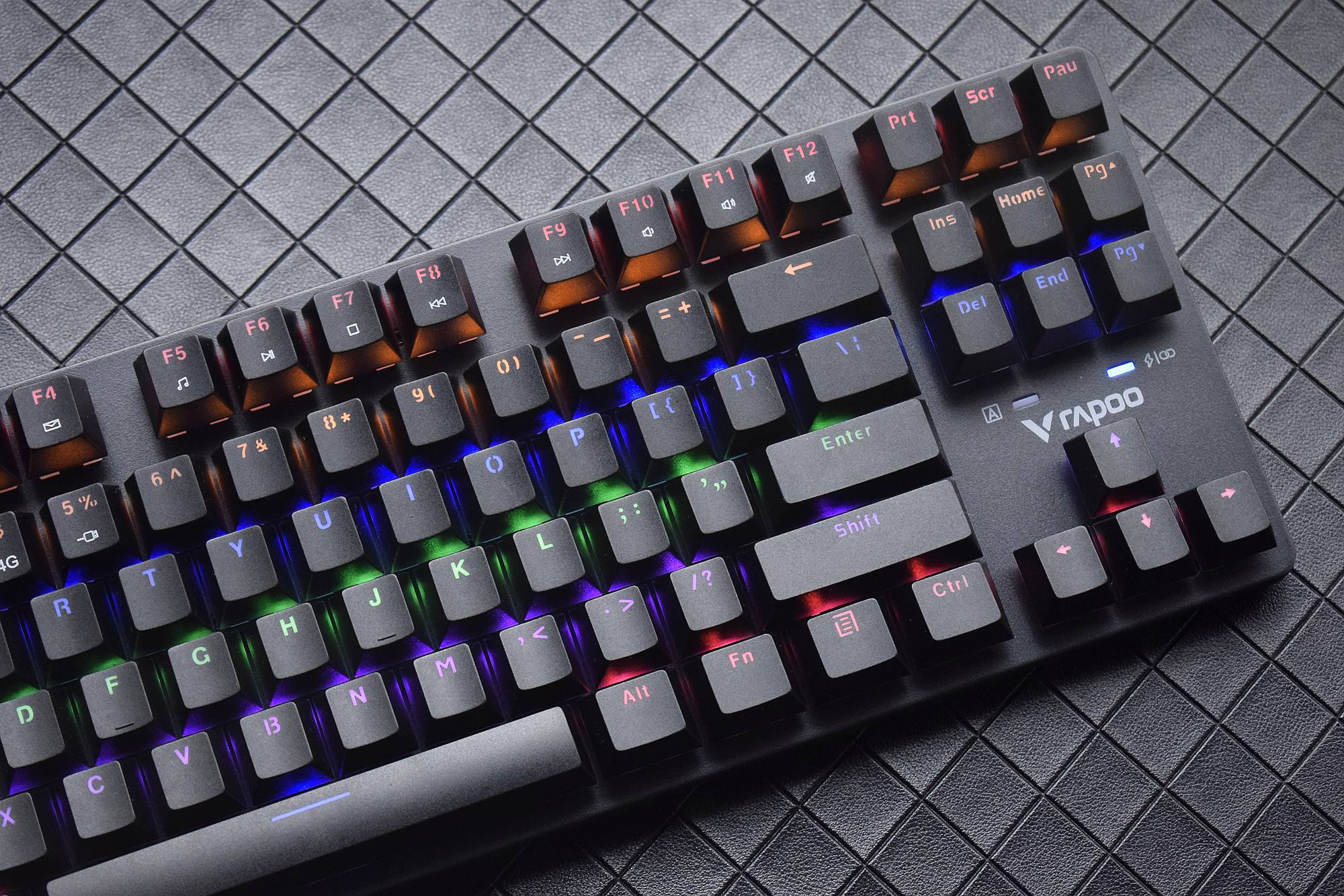 雷柏v500pro红轴键盘测评紫色,让游戏更自由雷柏v500pro多模键盘