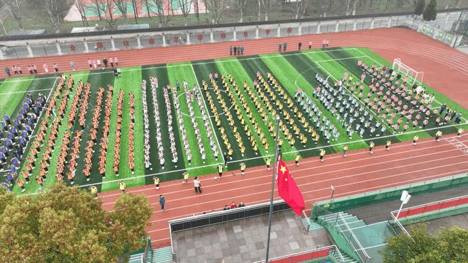 校园足球联赛拉开了帷幕,校园足球联赛圆满落下帷幕