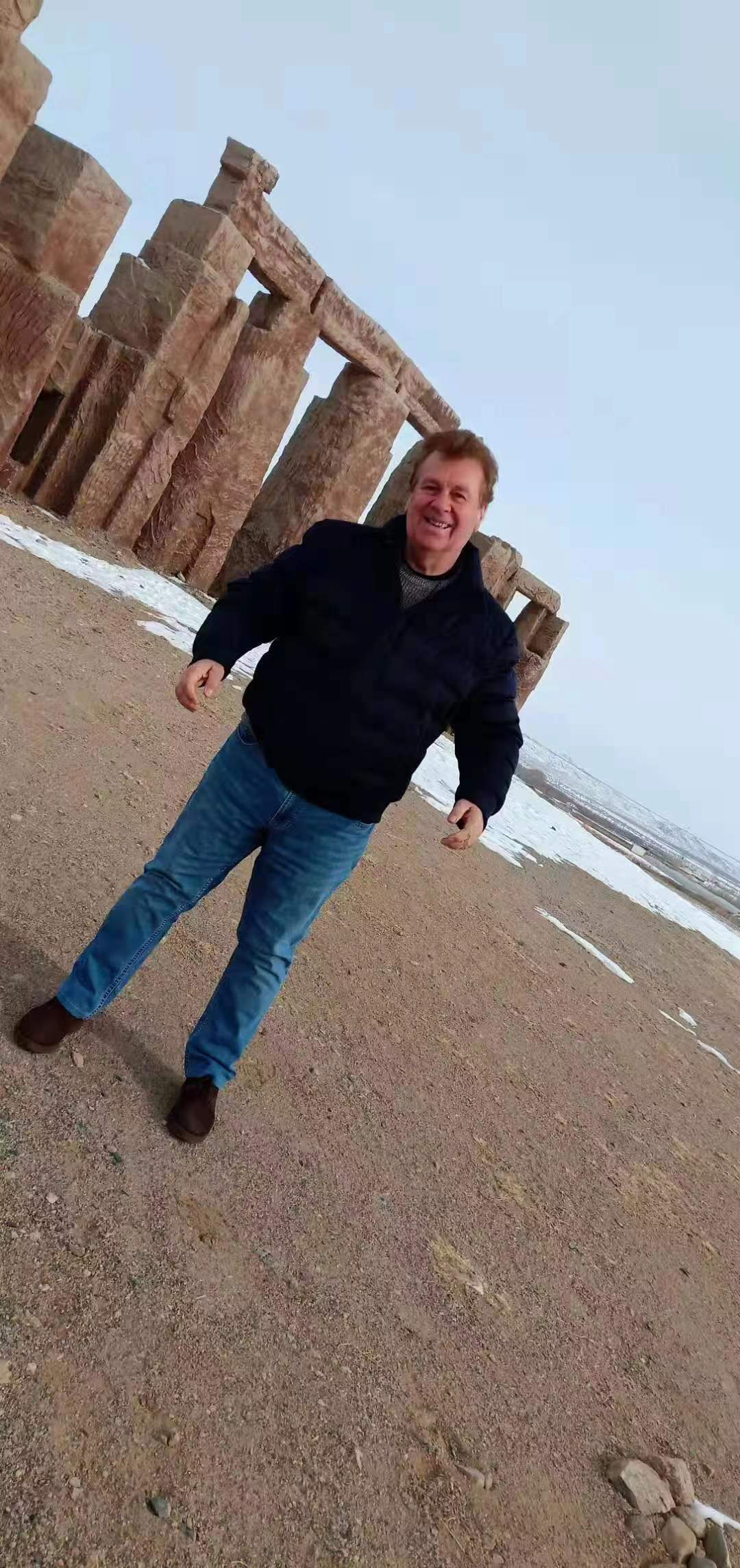 跨国恋嫁到国外,相差19岁的跨国恋