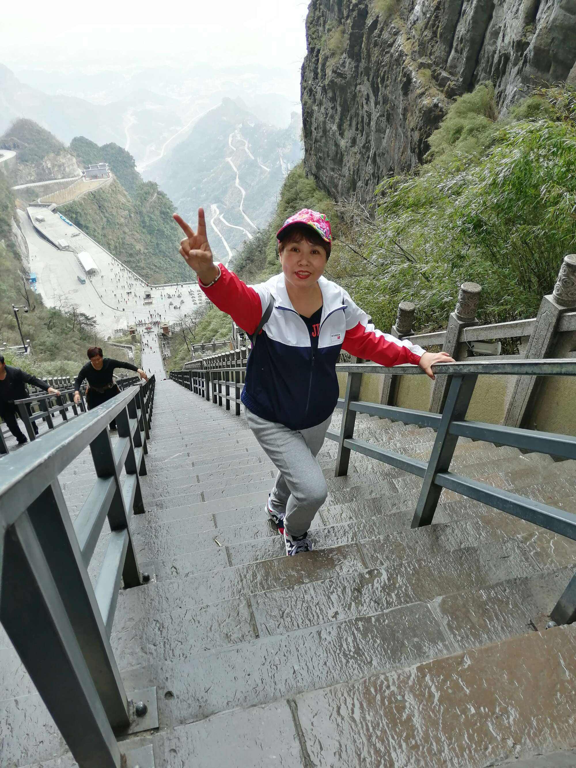 保养膝关节的养生知识,经常膝盖疼最好锻炼方法