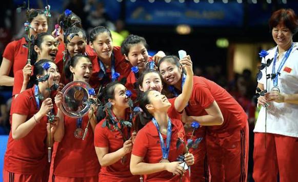 铁榔头郎平扣球,女排虽败铁榔头郎平一生更佳