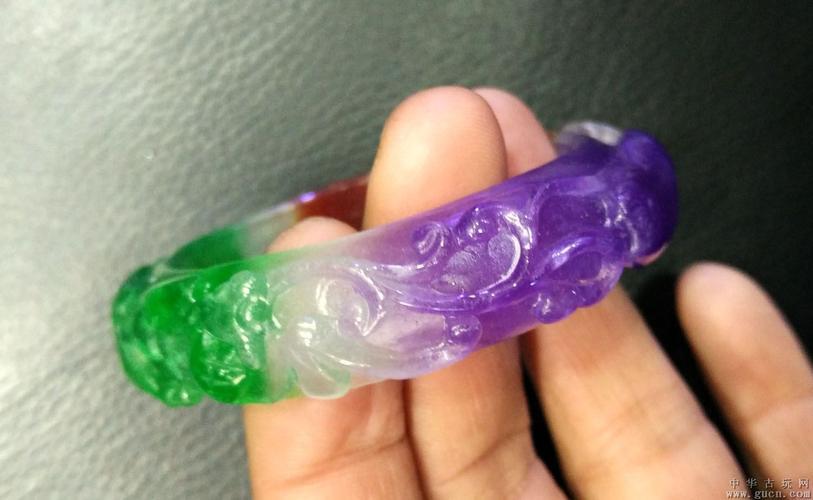 戴好多细纹的手镯对人有影响吗,一直戴的手镯突然变紫是因为什么