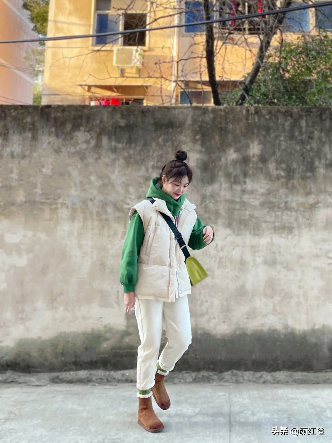 鲨鱼裤搭配长款羽绒服视频,羽绒服鲨鱼裤绝美冬天就该这么穿