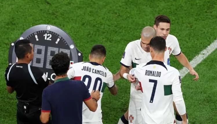 2022卡塔尔世界杯经典场面回顾,回顾2022卡塔尔世界杯经典瞬间