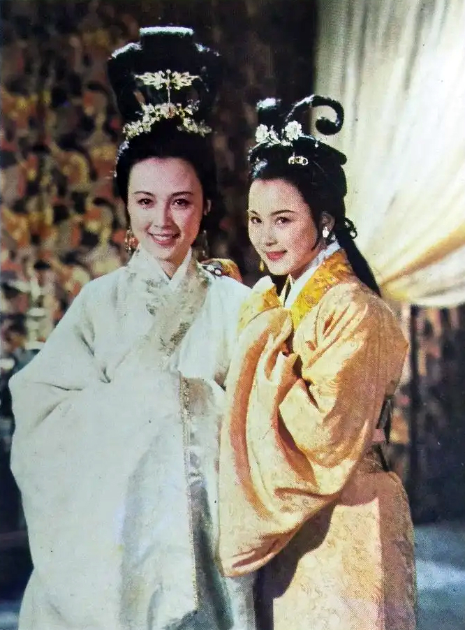 上影厂18位美男今昔对比,上影厂老照片