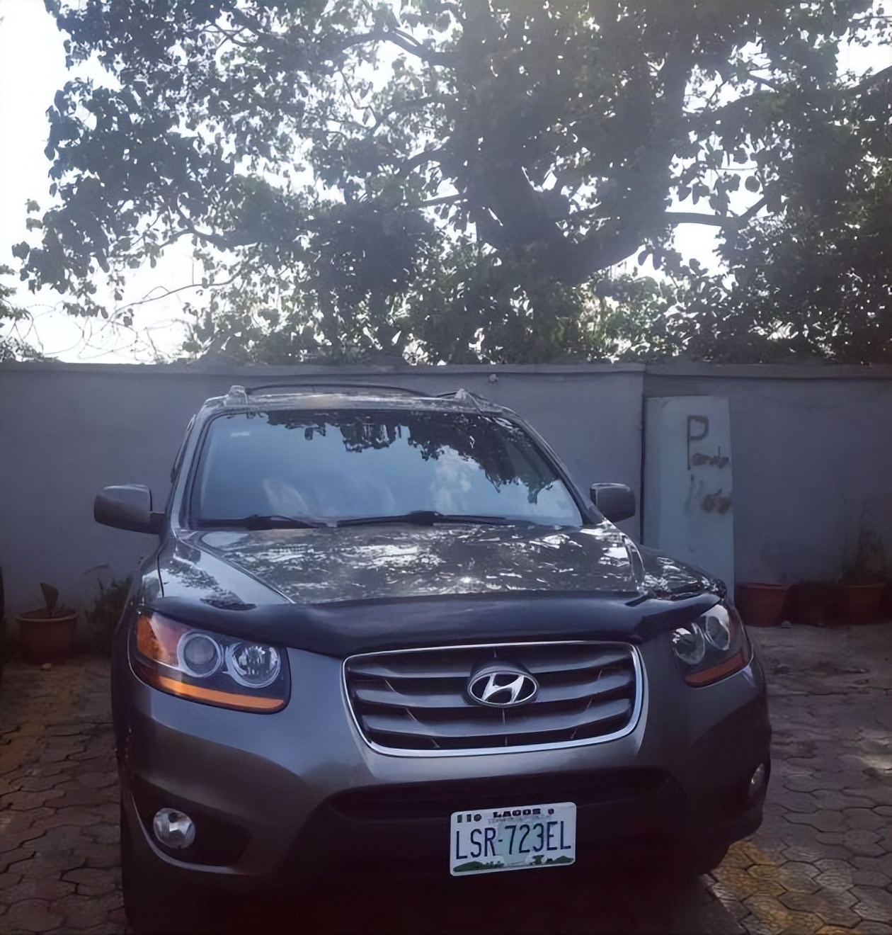 我，32岁奶爸，独自在非洲带娃创业，为了孩子安全，每天带俩警察