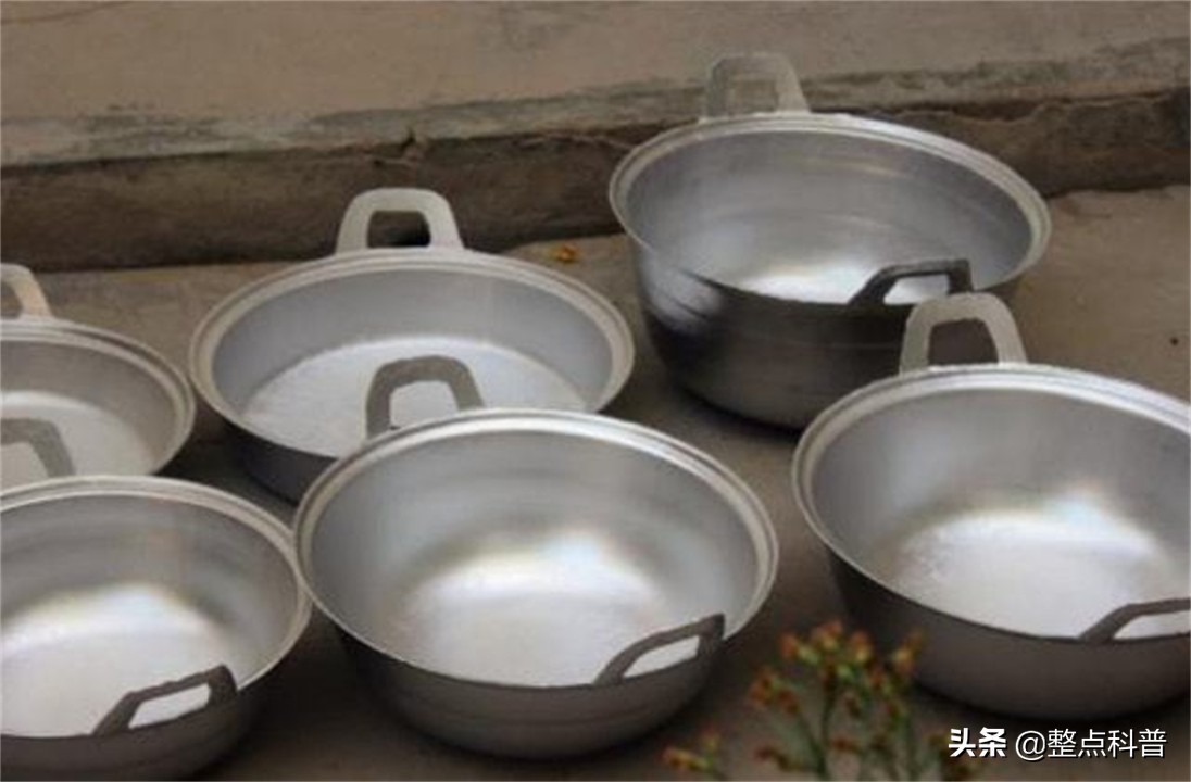 铝锅炒菜体内铝会超标嘛,超4亿人铝超标铝锅还能用吗