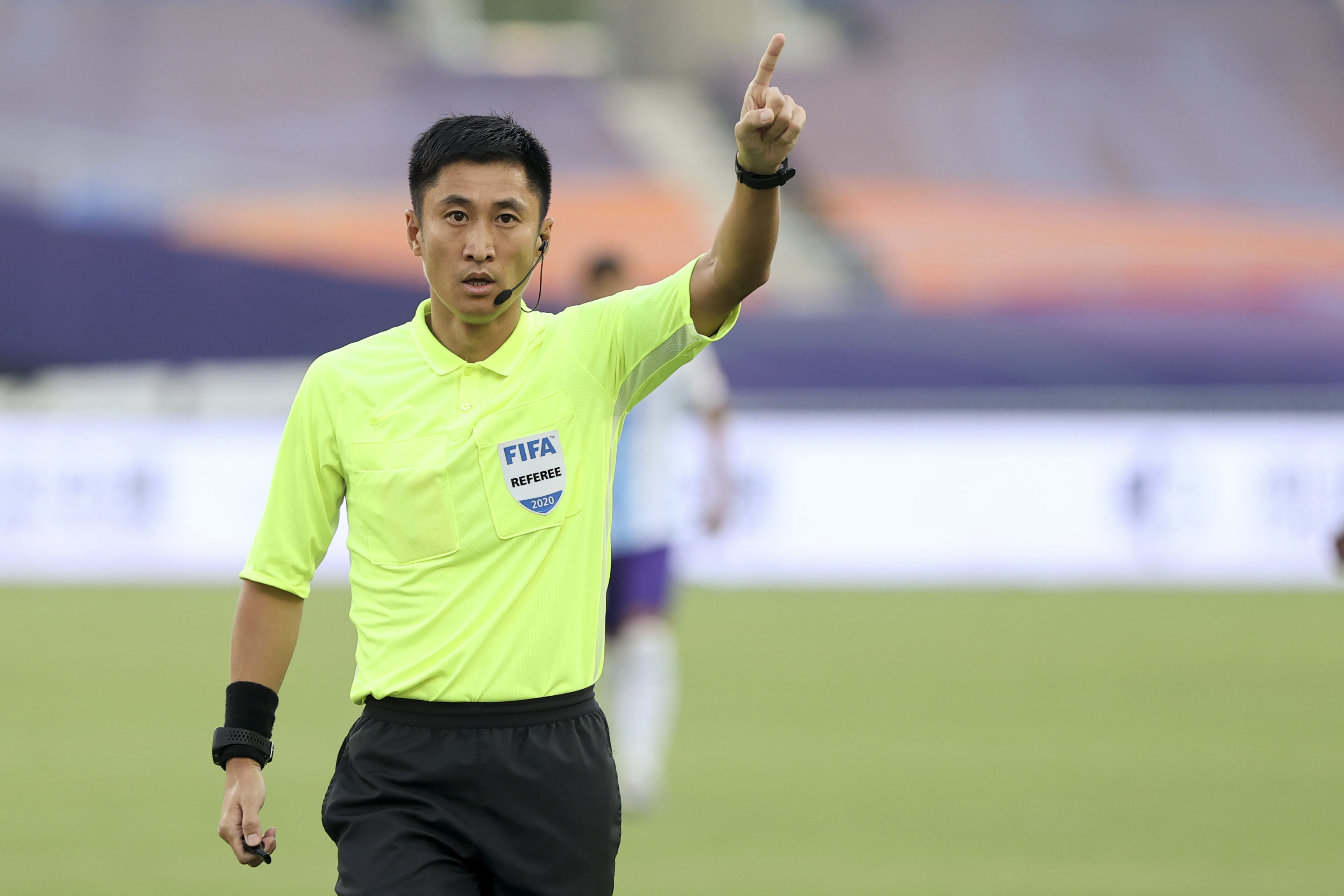 上港吃大亏?上海记者:VAR该介入却没声音,或许会哭孩子有奶吃