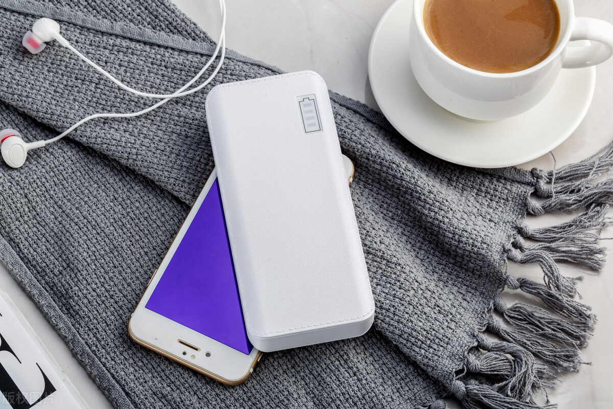 手机充电宝用电量怎么看,充电宝一度电相当于手机电池多少