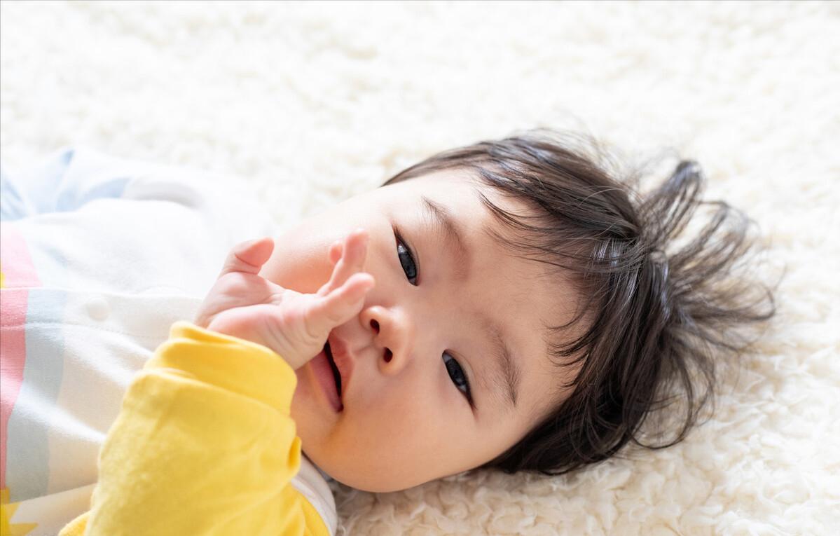 如何帮助孩子改掉啃手指的习惯,8岁儿童老用嘴啃手指是什么原因