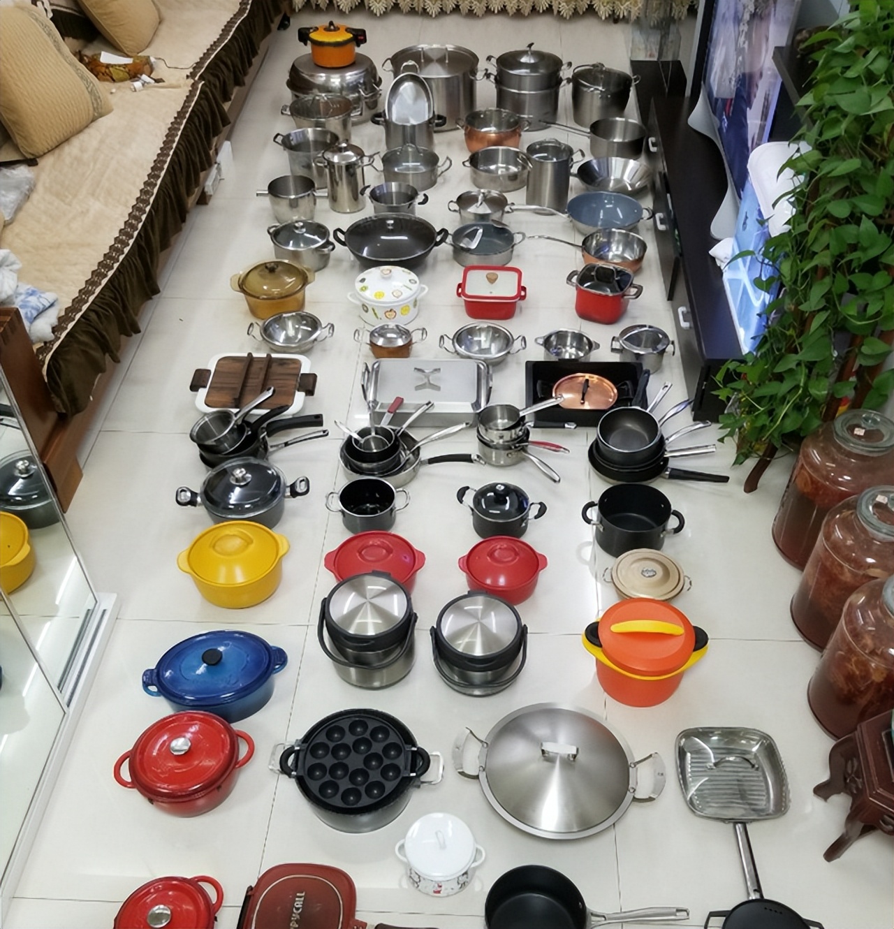 厨房必备的哪几种锅,厨房中这四种锅没必要买