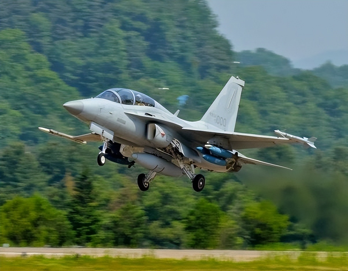 波兰计划购入48架FA-50,如此大手笔,是看中了韩国飞机什么优点