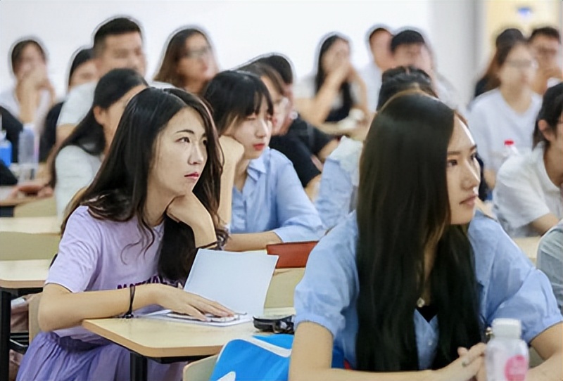 教授董藩被多个平台禁言,董藩教授争议言论