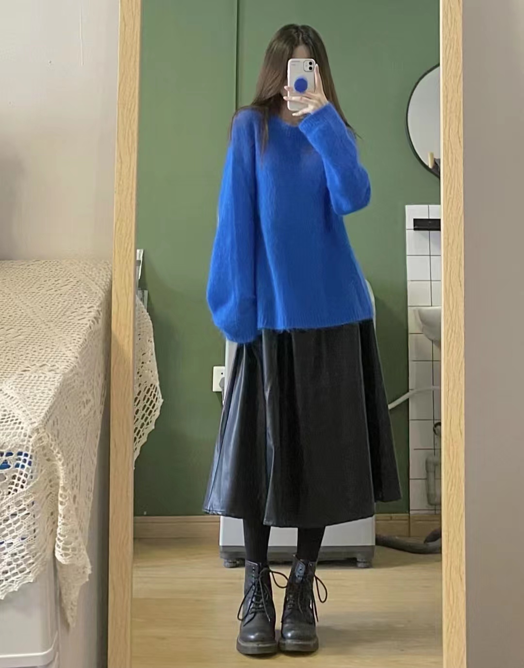 黑色搭配什么颜色很高级,黑色搭配什么颜色会显得比较高级