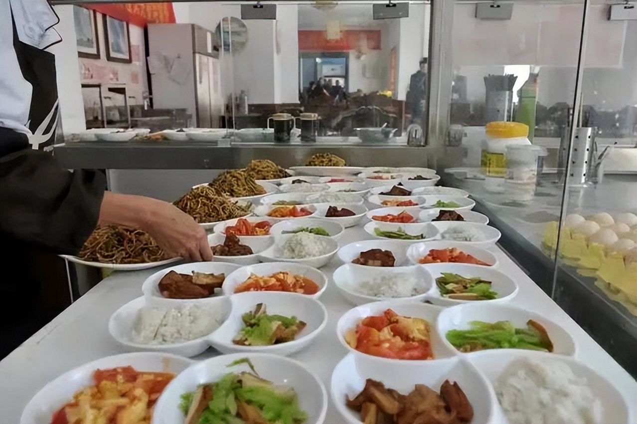 让老年人在家门口吃上暖心餐,让老年人在家门口享受便捷养老