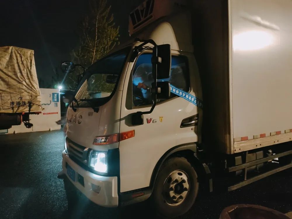 泰州海陵工业园区:“永不停歇”的驻厂员精准护航企业有序生产