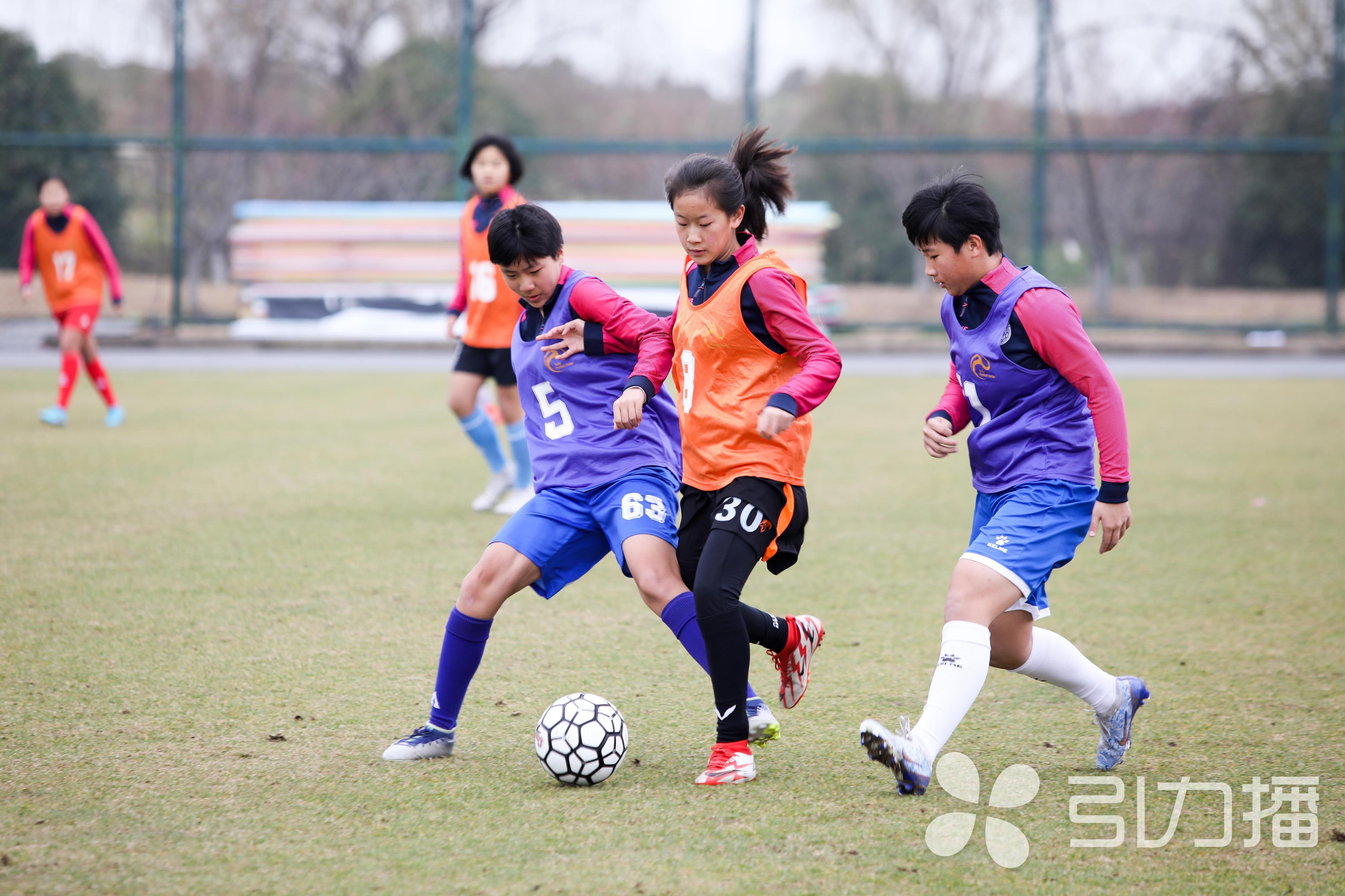 “精英玫瑰”绽放太湖全国足球发展重点城市2010年龄段女足精英球员在苏州深造