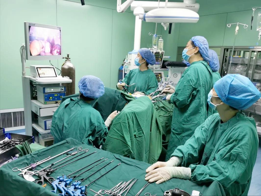 亲人患癌晚期该不该放疗,亲人癌症晚期治还是不治