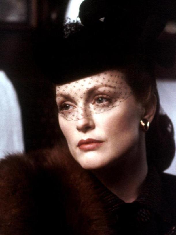 朱丽安摩尔经典镜头,朱丽安摩尔全部电影