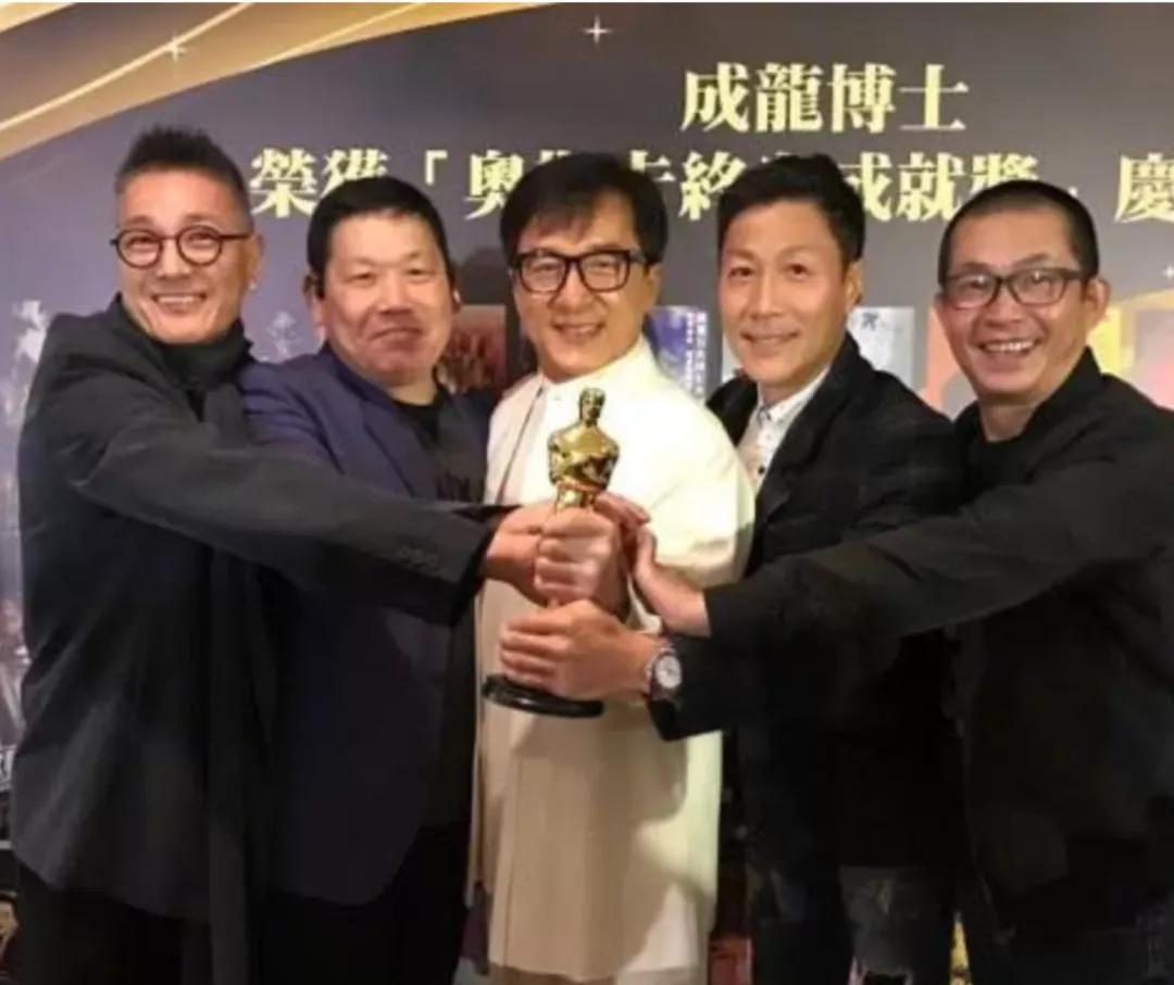 梅艳芳怎么走出失恋,梅艳芳漫步人生路