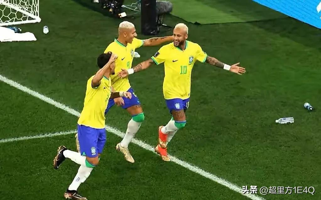 巴西国足薪资水平,中国男足和巴西足球的收入对比