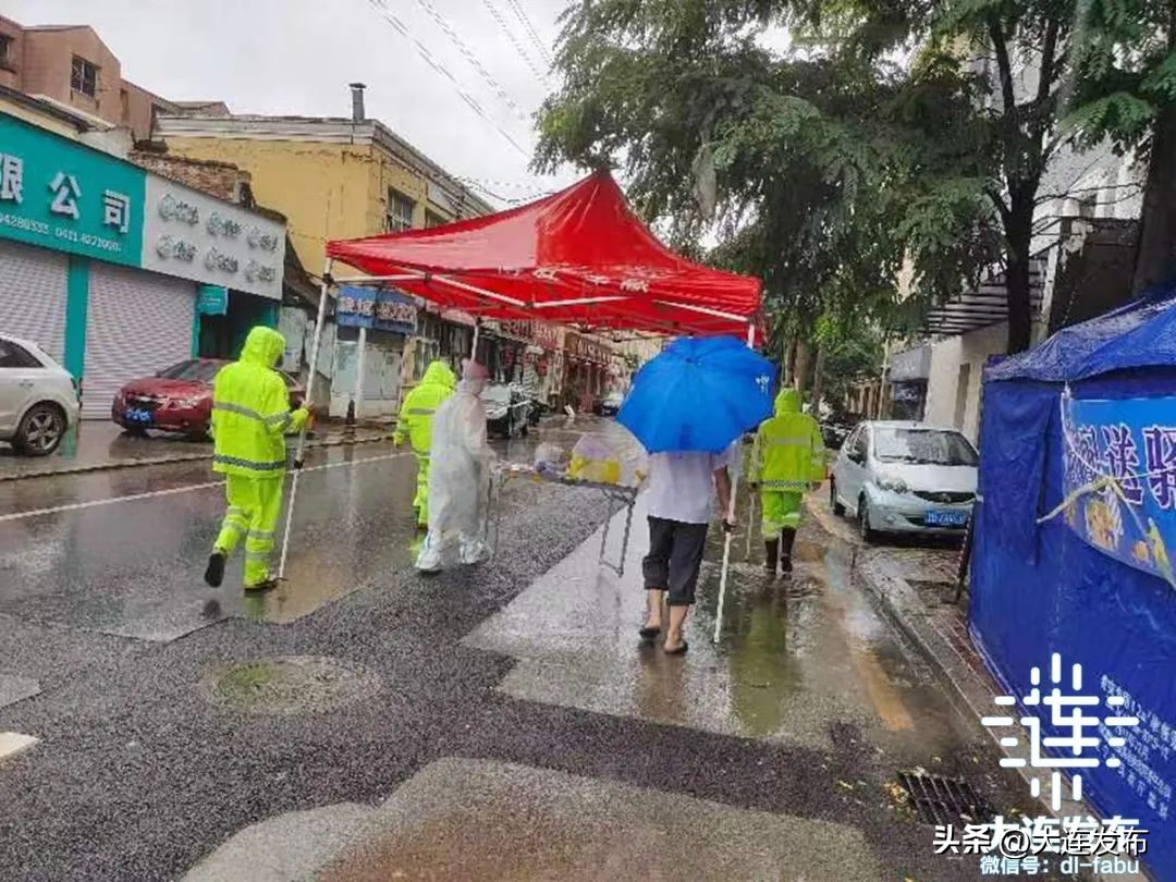 首个风暴潮海浪双红警报发布,风暴潮和海浪警报发布