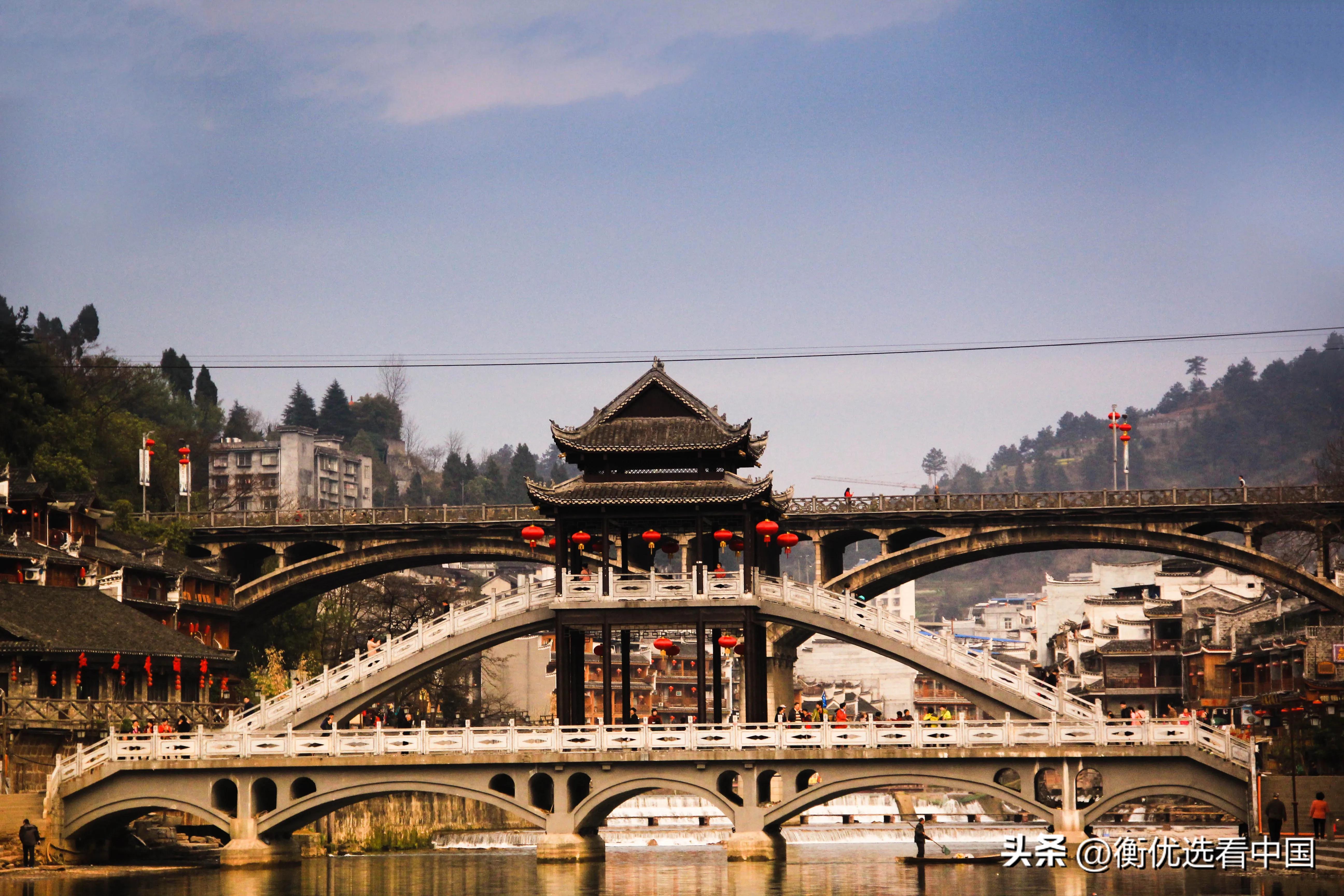 凤凰古城旅游停车避坑,凤凰古城酒吧避坑