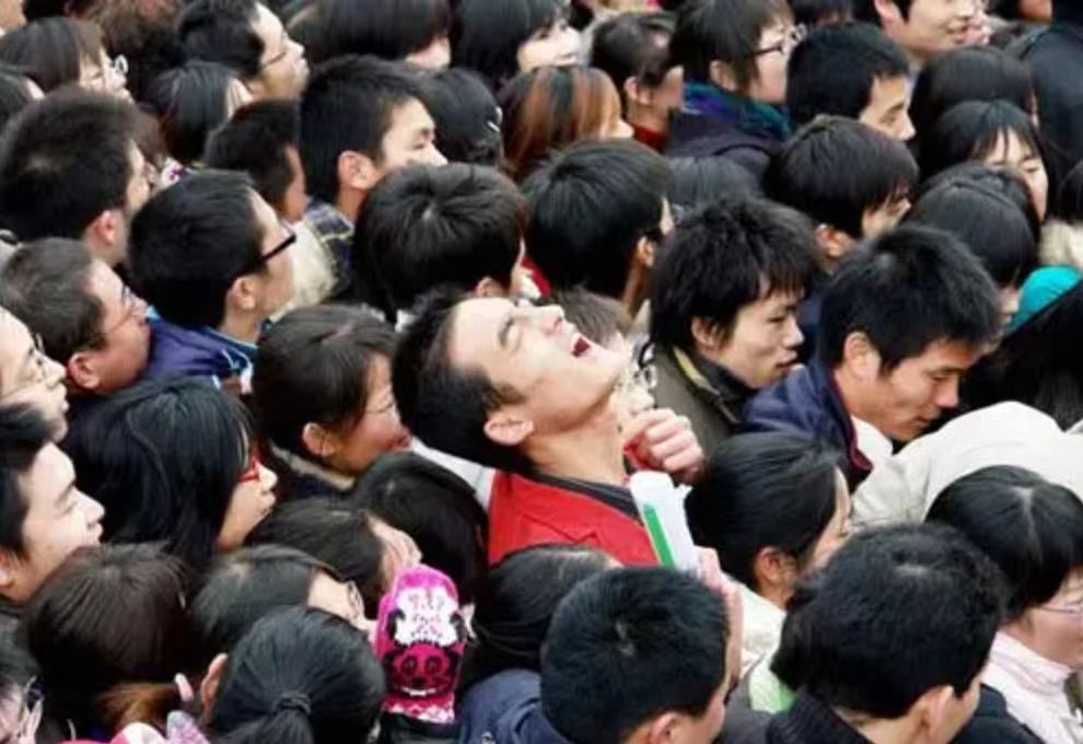 名校的农村大学生,正困在“自我低估”的权术陷阱里｜文化纵横