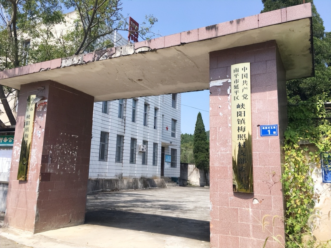 铁 路 情 缘 作者：铁二代 卢州