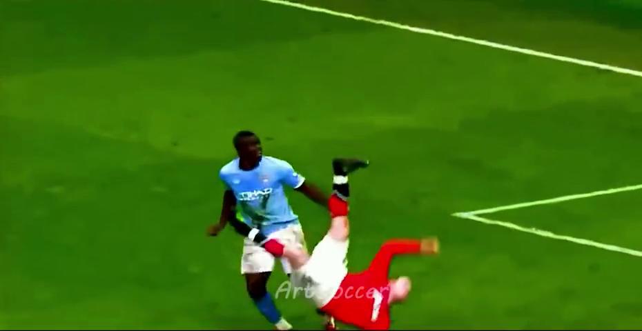 意甲伊布倒钩绝杀c罗强势归来,倒钩射门c罗哪一场比赛