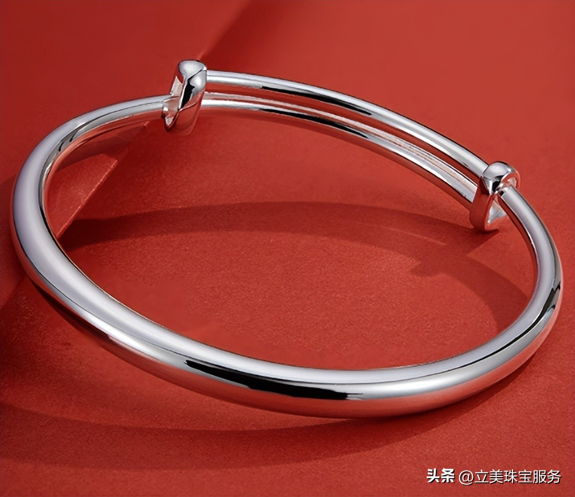 银手镯价格一般多少钱一个?价格大揭秘,同克数差距达到几百元