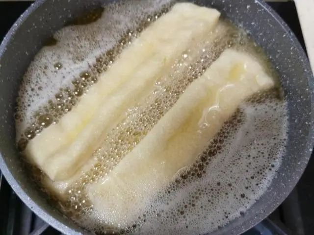 商用油条怎么做到蓬松酥脆,油条怎么做到蓬松酥脆视频