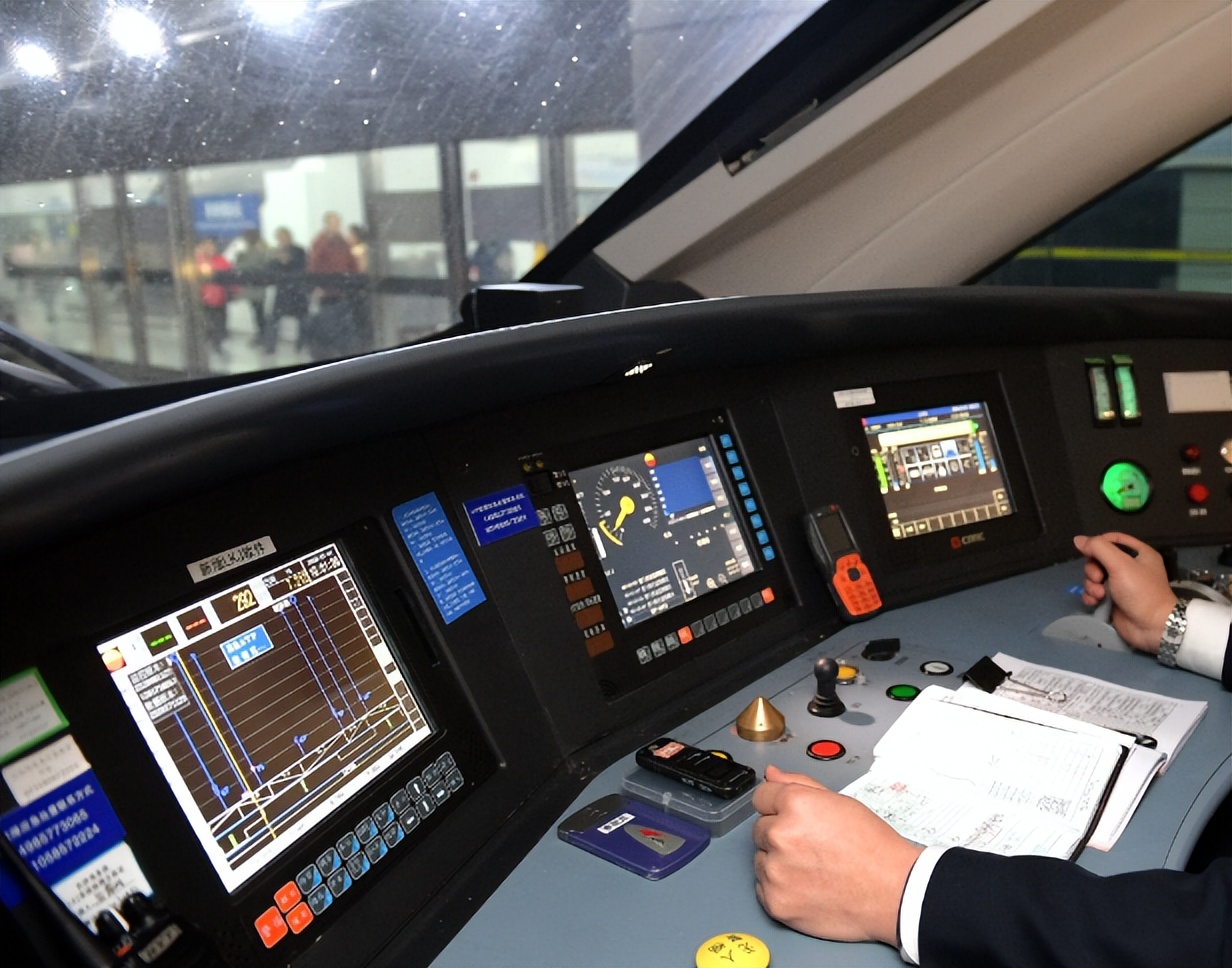 动车脱轨事件现场图片,动车脱轨事件最新