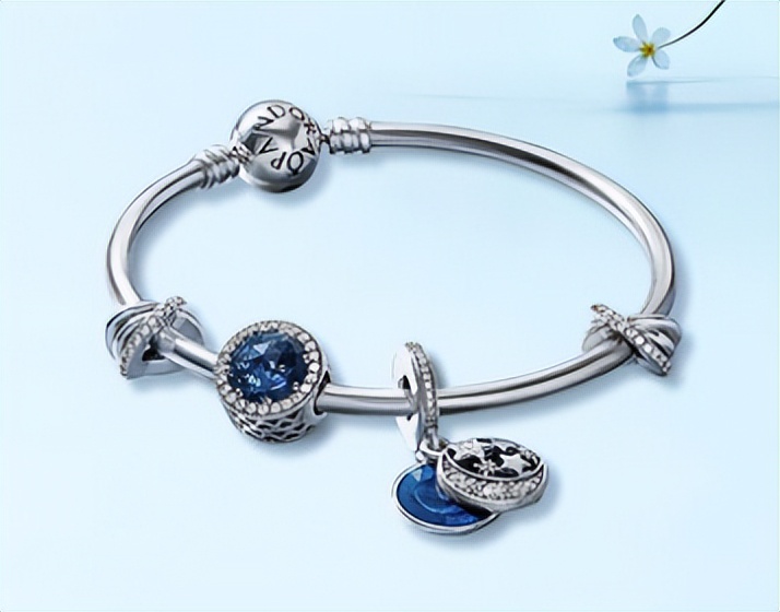 潘多拉和幸运吉拉哪个好,幸运吉拉臻选