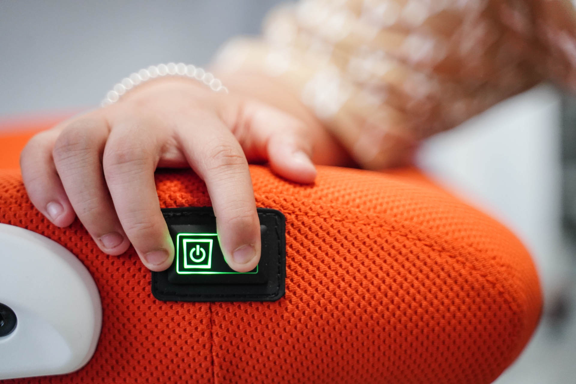 石墨烯座椅加热,石墨烯碳纤维座椅加热