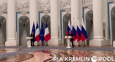 马克龙重拾难题,马克龙应对骚乱