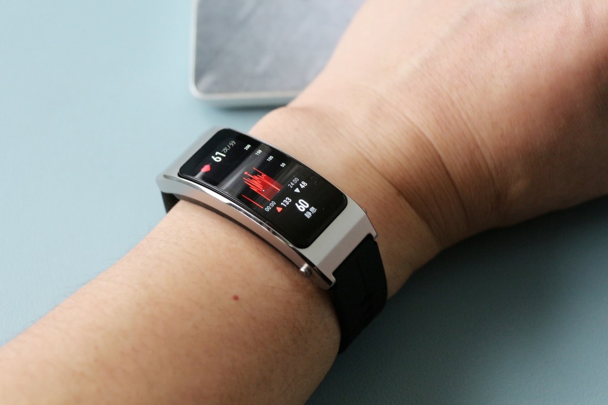 手环耳机二合一华为b7上手体验,华为什么时候发布新款B7手环