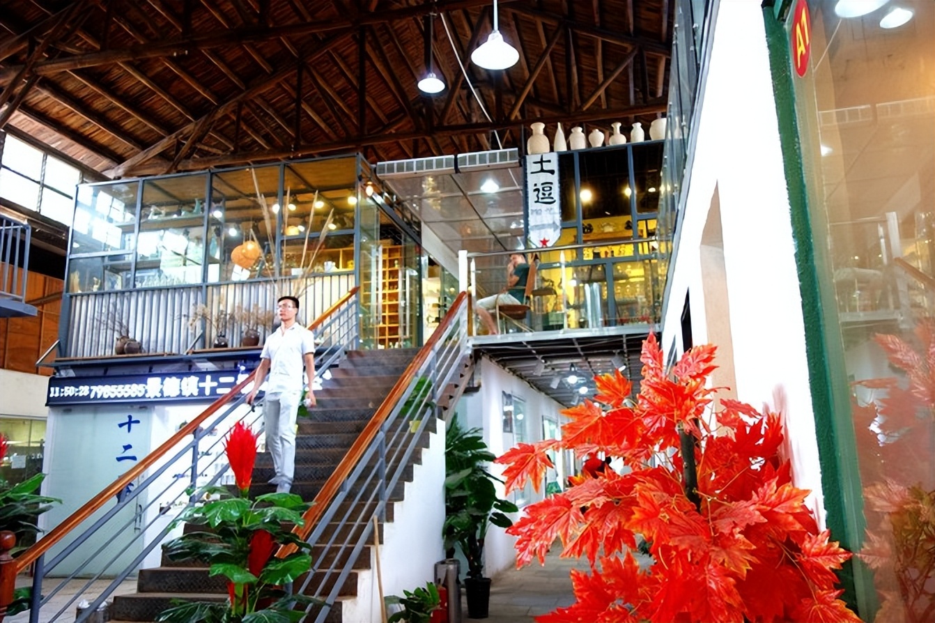 逛景德镇陶瓷市场,景德镇逛逛古镇了解陶瓷文化