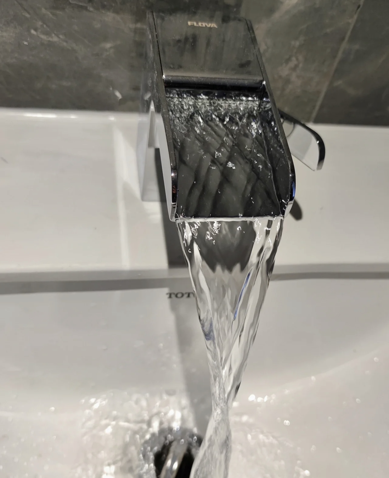 买水龙头是冷热的好还是恒温的好,买水龙头目前怎么买不上当