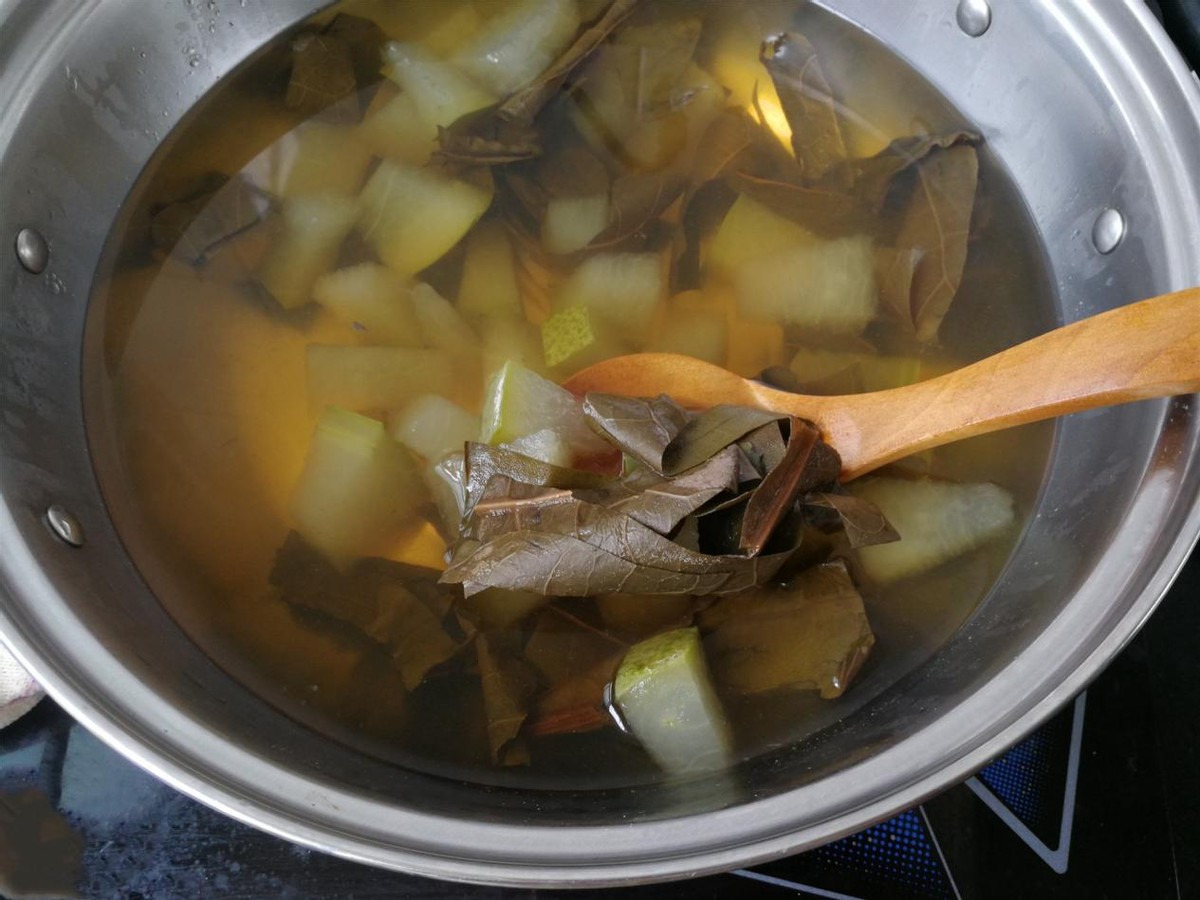 中医脸上黑点内调方法,脸上长斑内调看什么中医