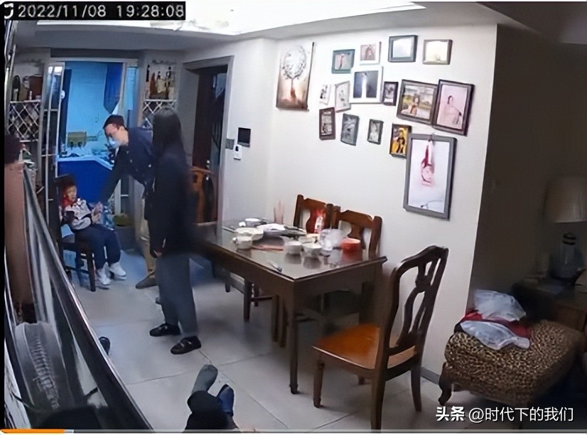 ‘‘掌掴男童’’事件网友各持己见,完整版视频解析,真相如何?