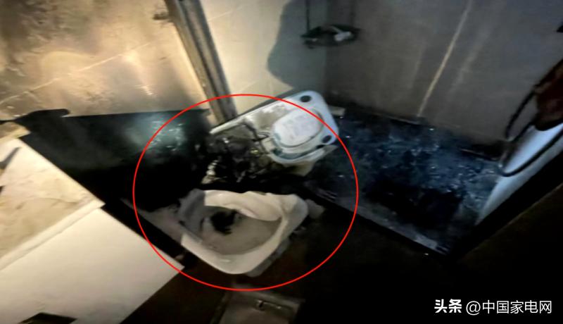 智能马桶突然喷出很热的水,智能马桶加热冒烟解决方法