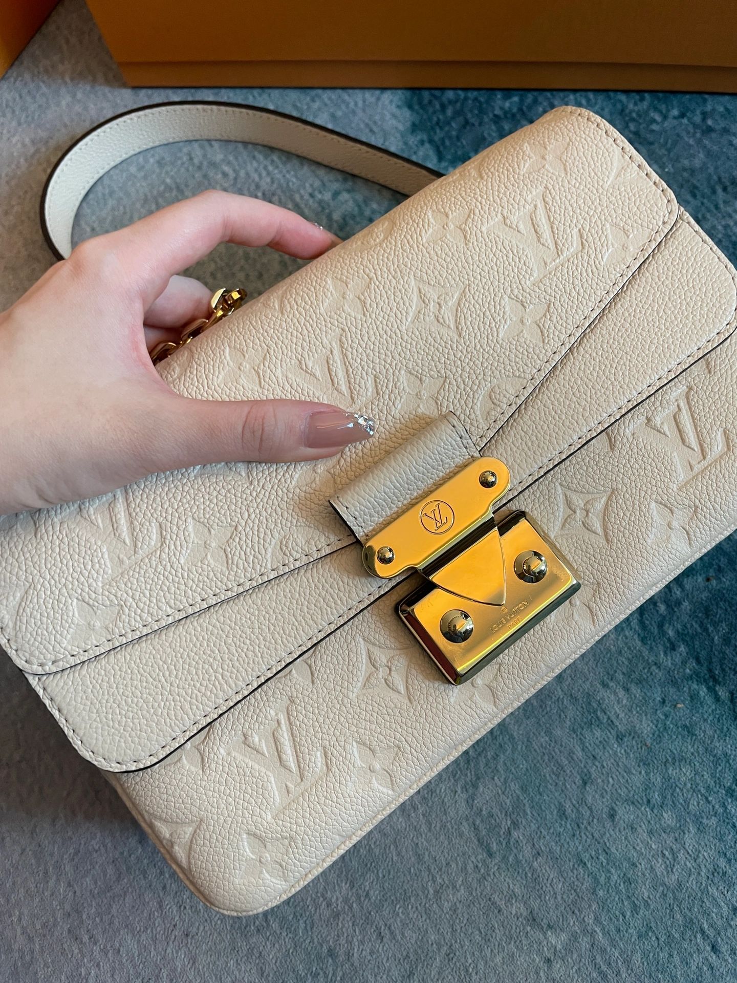 lv新款包包marceau缺点,lvmarceau包哪个颜色好看