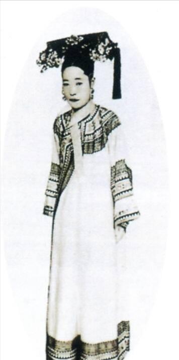 孩子吸吮母亲干瘪的乳房!42年河南饥荒真实场面,比电影残酷十倍